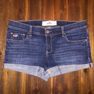 Hollister low rise jean shorts!